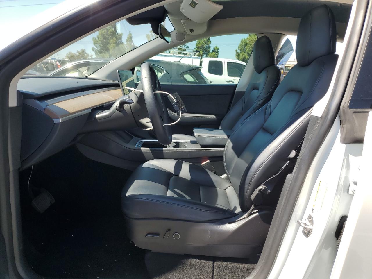 2022 Tesla Model Y VIN: 7SAYGAEE1NF490744 Lot: 72050675