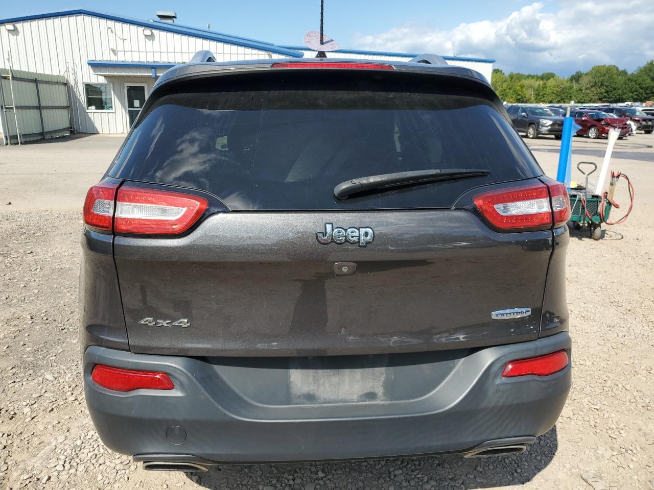 2016 Jeep Cherokee Latitude VIN: 1C4PJMCS1GW145622 Lot: 72043395