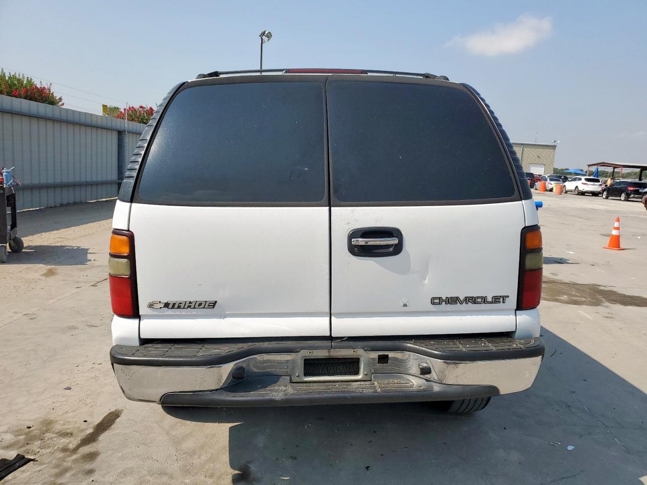 2004 Chevrolet Tahoe C1500 VIN: 1GNEC13V64R174187 Lot: 81598935