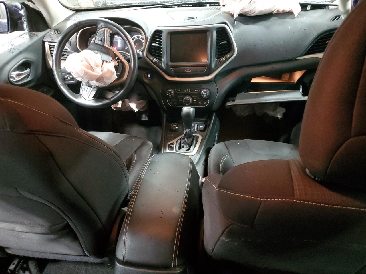 2015 Jeep Cherokee Latitude VIN: 1C4PJMCS9FW589085 Lot: 80027145