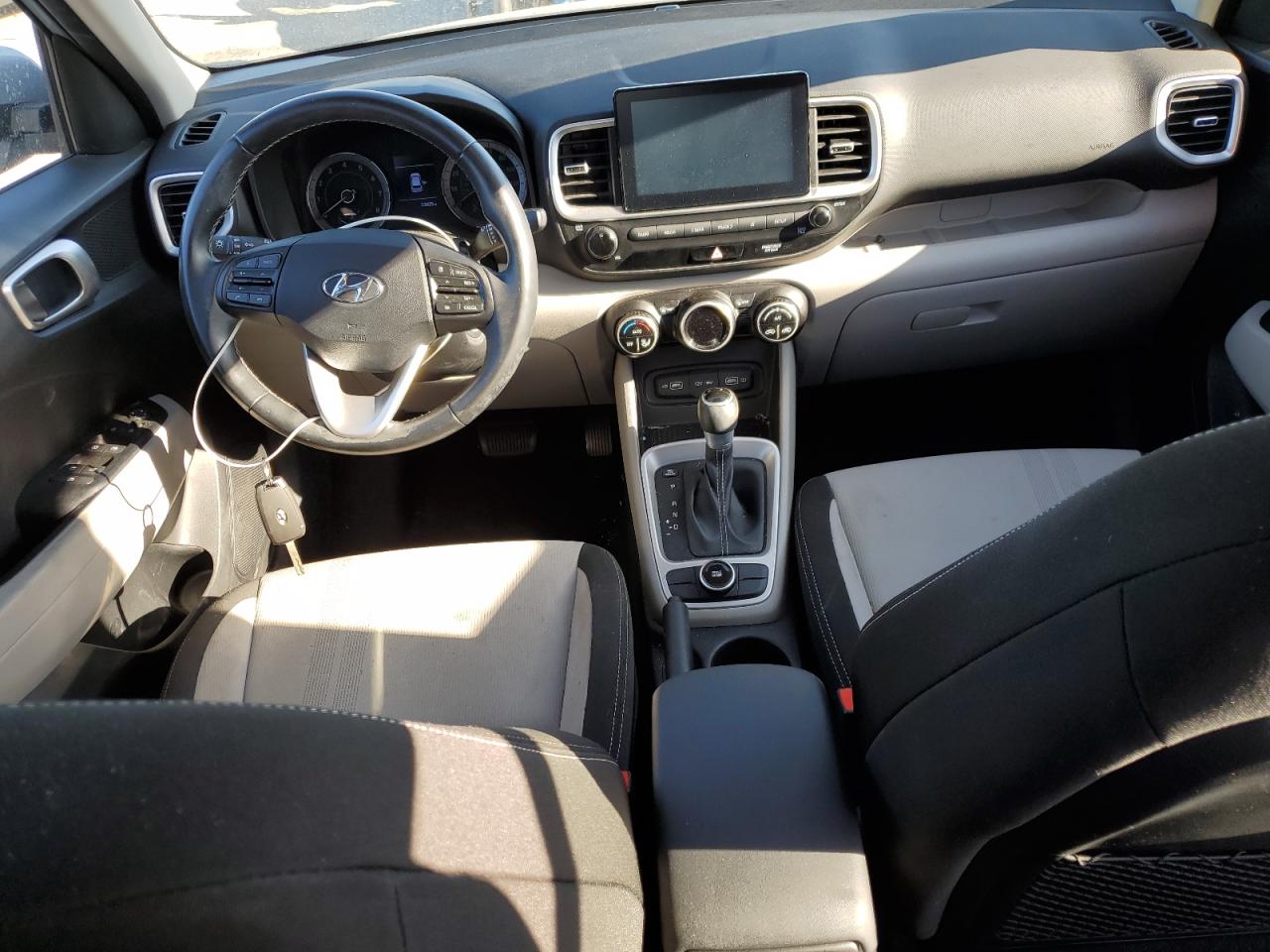 2022 Hyundai Venue Sel VIN: KMHRC8A35NU142670 Lot: 84047965