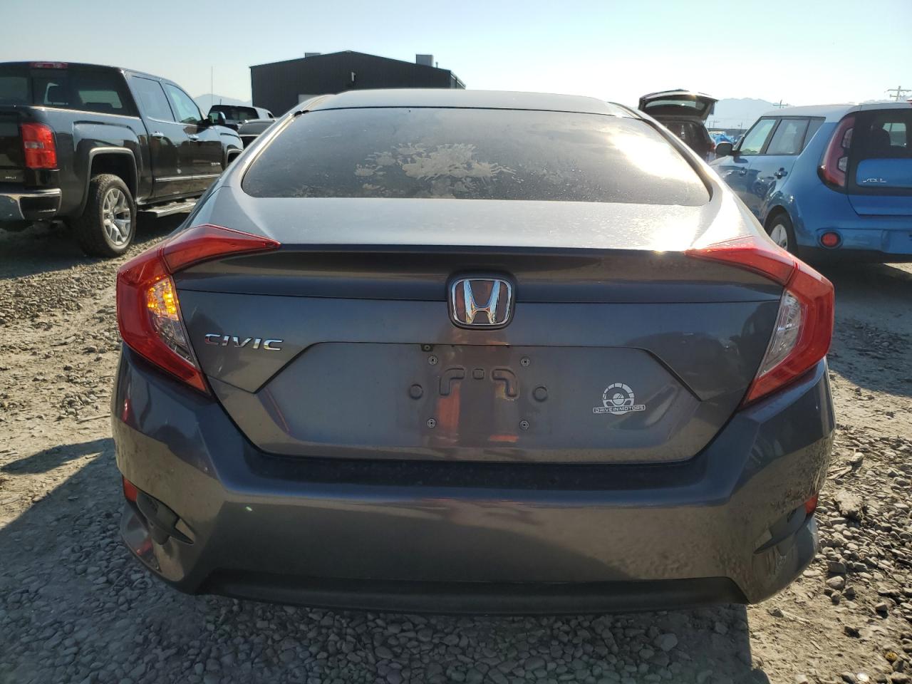 2018 Honda Civic Lx VIN: 2HGFC2F5XJH556315 Lot: 70889475