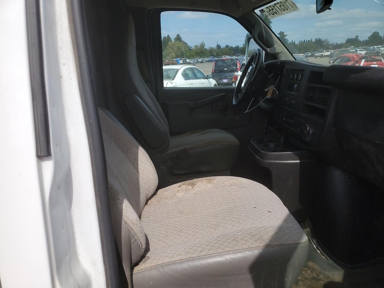 2017 Chevrolet Express VIN: 1GB0GRFG2H1133132 Lot: 71857155