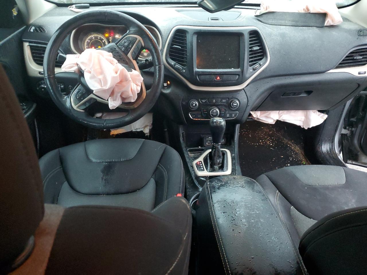 2014 Jeep Cherokee Latitude VIN: 1C4PJLCB1EW241810 Lot: 71915265