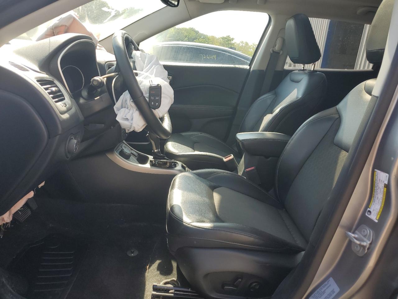 2018 Jeep Compass Latitude VIN: 3C4NJDBB3JT117004 Lot: 70420115