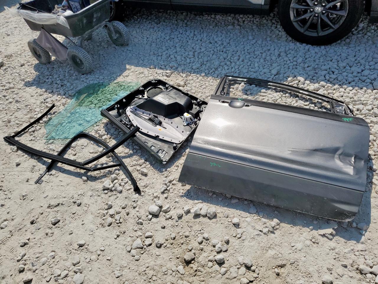 2013 Ford Escape Titanium VIN: 1FMCU0J95DUD74631 Lot: 80611195