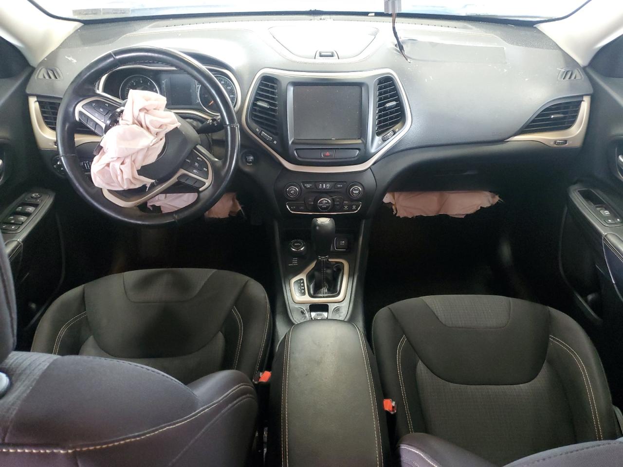 2015 Jeep Cherokee Latitude VIN: 1C4PJMCS9FW756075 Lot: 81757155