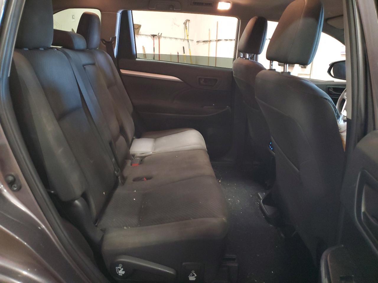 2019 Toyota Highlander Le VIN: 5TDBZRFH2KS999463 Lot: 71450875