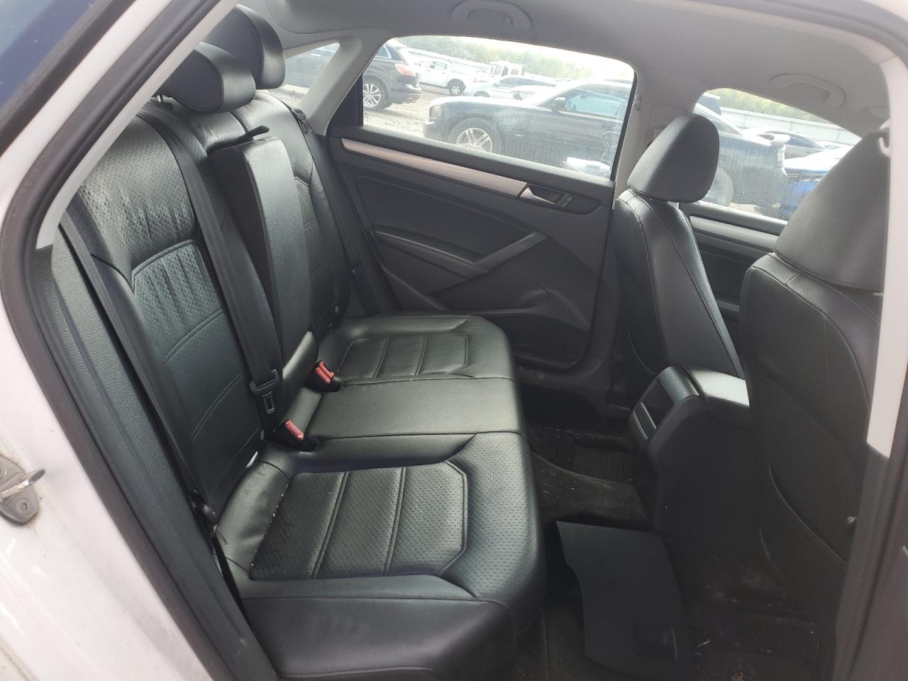 2015 Volkswagen Passat S VIN: 1VWAT7A35FC020665 Lot: 81085465