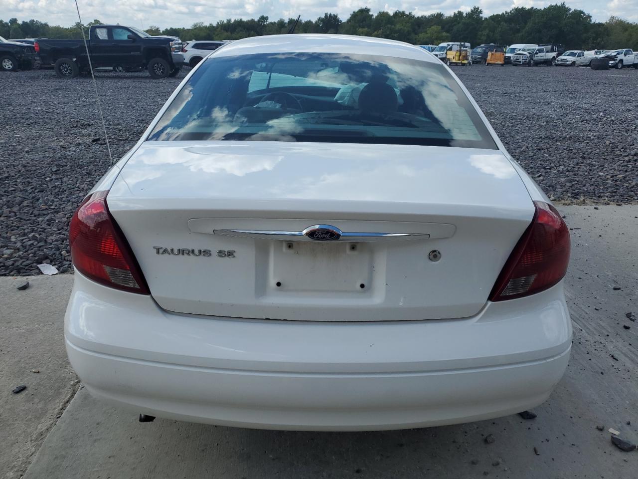 2002 Ford Taurus Se VIN: 1FAFP53U12A257060 Lot: 81606655
