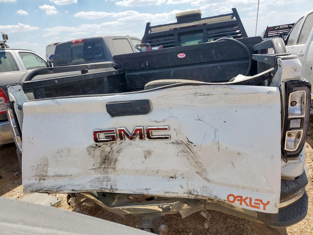 2021 GMC Sierra C2500 Heavy Duty VIN: 1GT18LE7XMF201170 Lot: 70786905