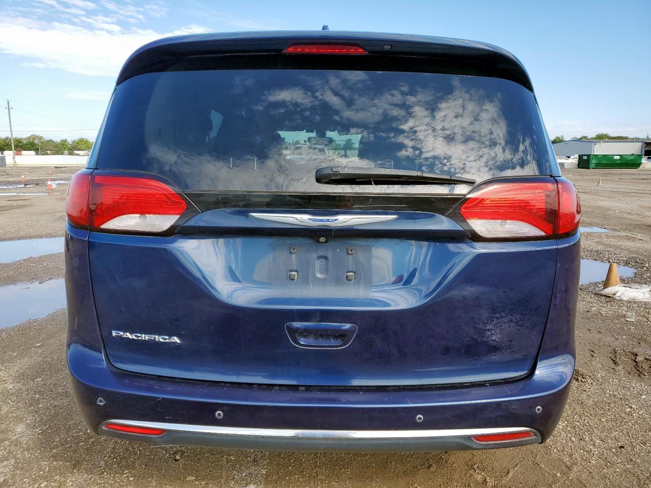 2018 Chrysler Pacifica Touring L VIN: 2C4RC1BG3JR294628 Lot: 81695315