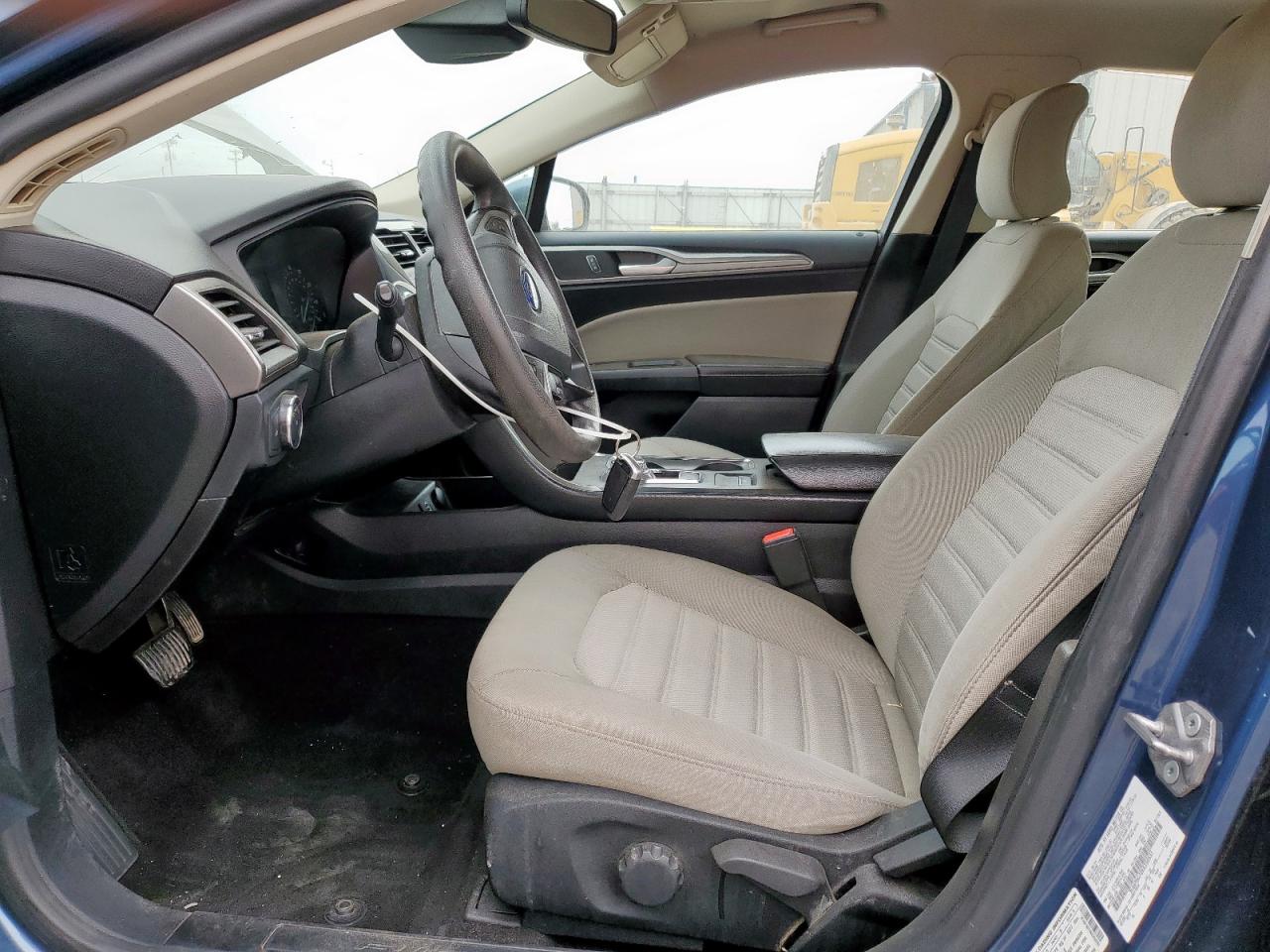 2019 Ford Fusion S VIN: 3FA6P0G70KR250551 Lot: 81039475