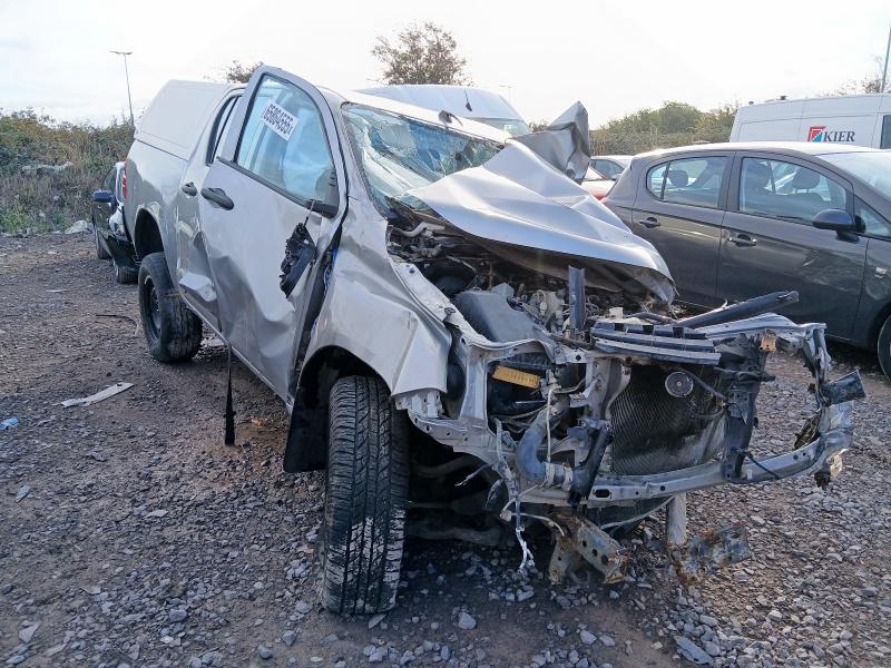 2017 TOYOTA HILUX ACTIVE