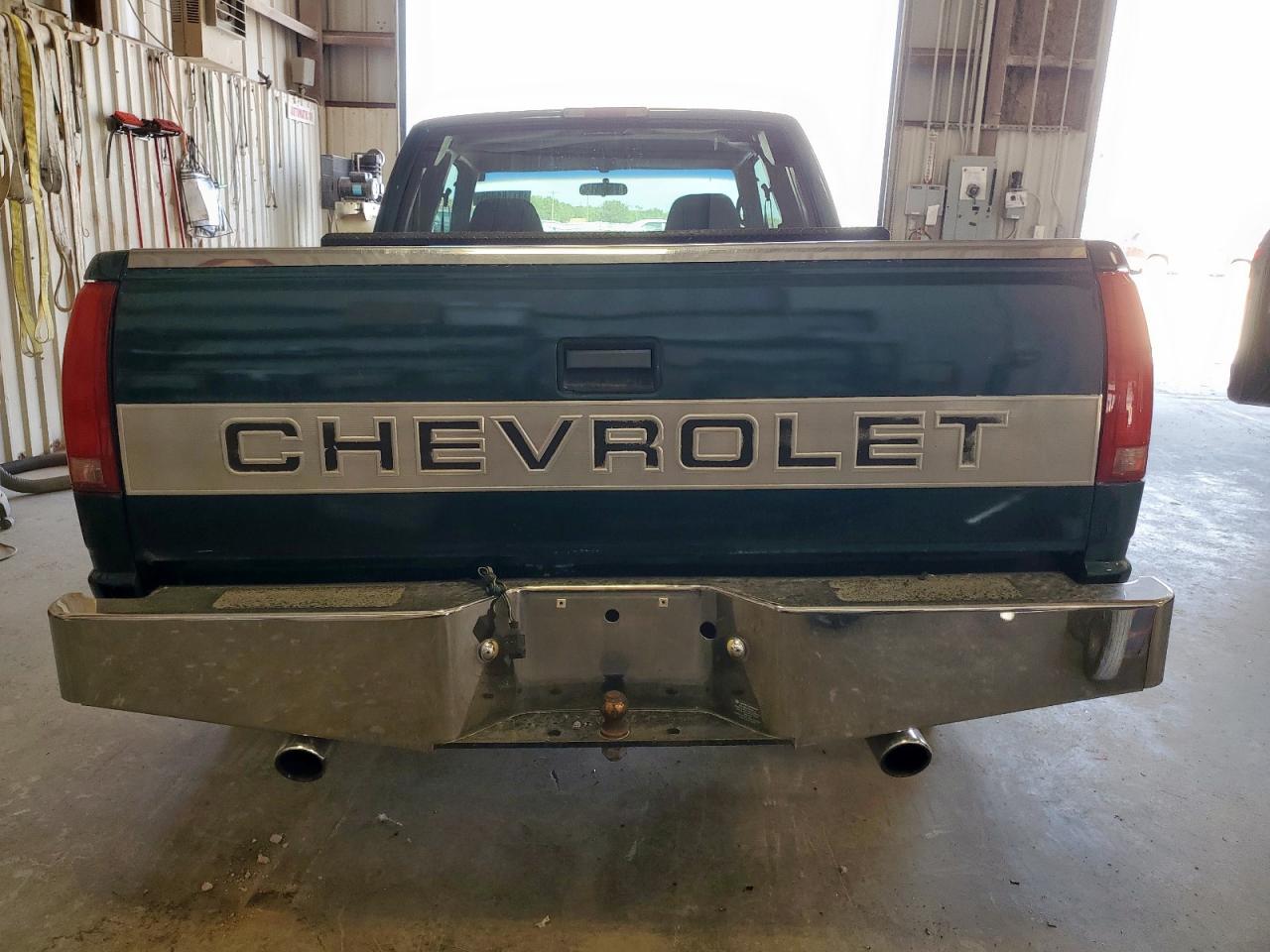 1997 Chevrolet Gmt-400 C1500 VIN: 2GCEC19R8V1255785 Lot: 81184405