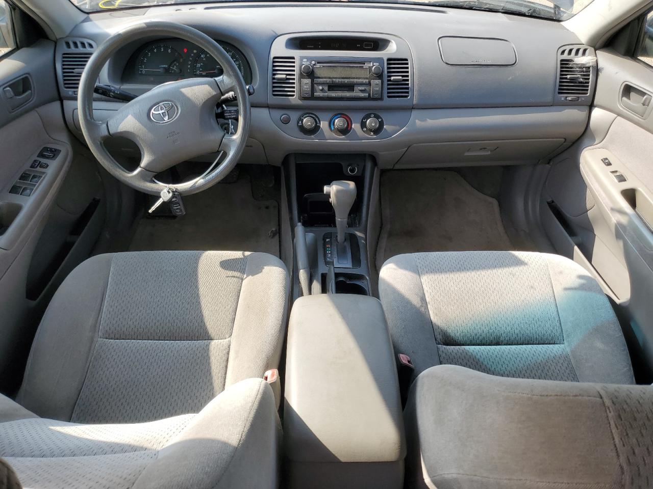 2004 Toyota Camry Le VIN: 4T1BE32KX4U889801 Lot: 80015985