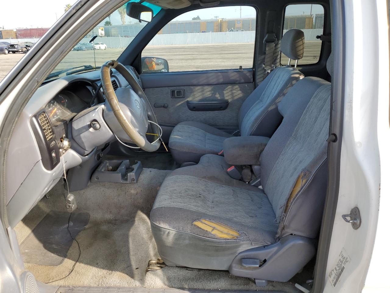 1999 Toyota Tacoma Xtracab VIN: 4TAVL52N8XZ527336 Lot: 80557055