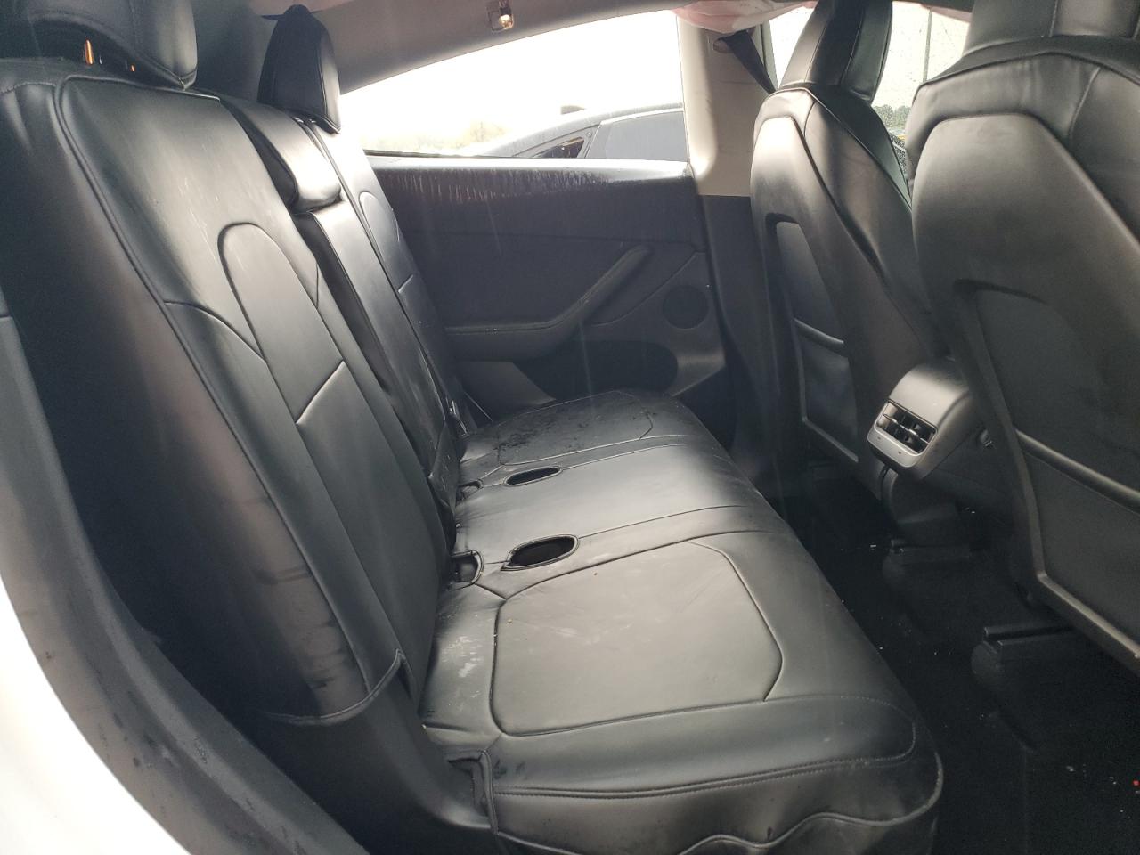 2024 Tesla Model Y VIN: 7SAYGAEEXRF212771 Lot: 81277285