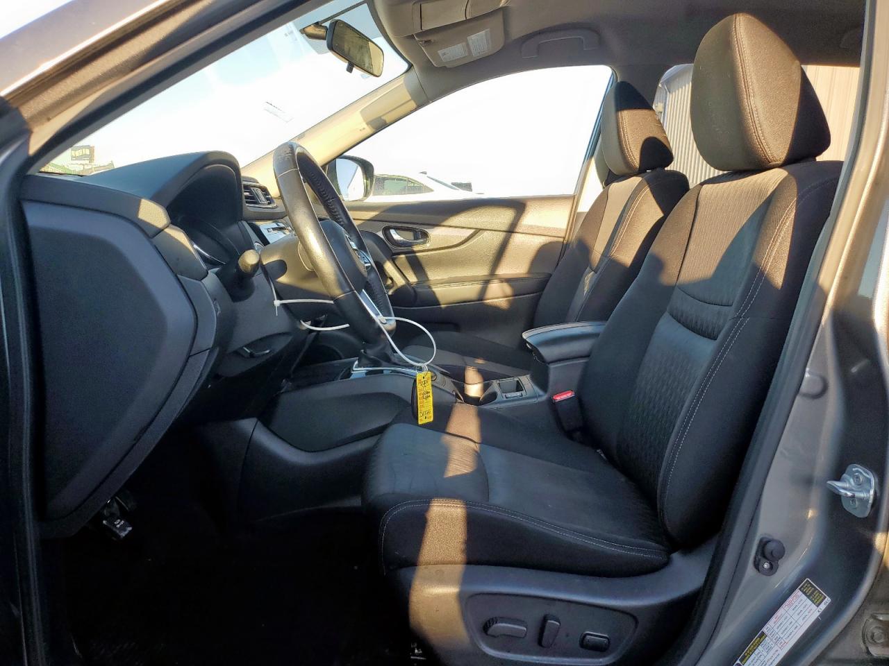 2017 Nissan Rogue S VIN: JN8AT2MT5HW393034 Lot: 82117695