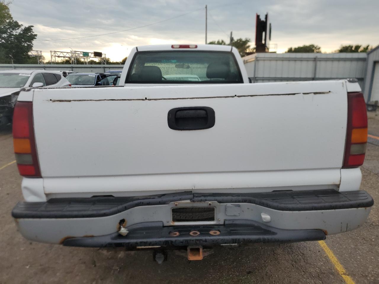 2000 Chevrolet Silverado C2500 VIN: 1GCFC24T8YE427393 Lot: 81398485