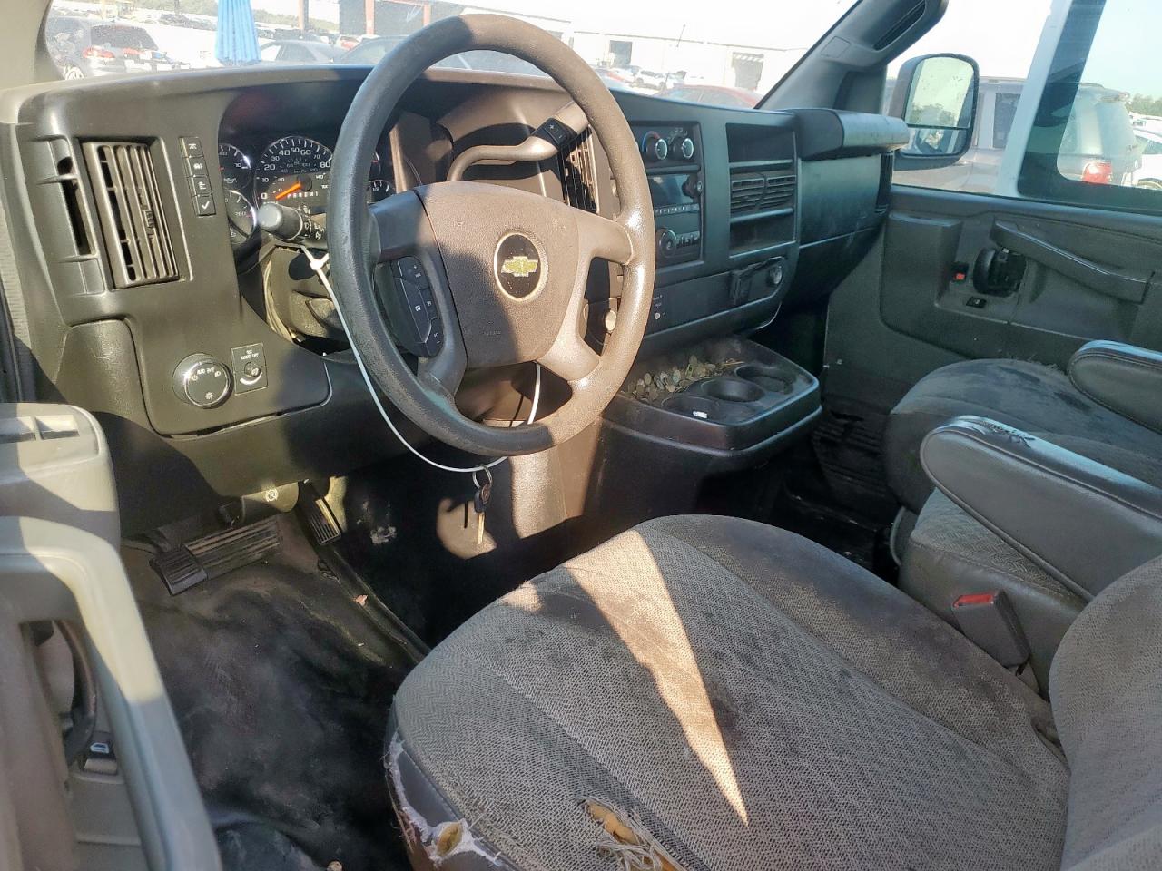 2017 Chevrolet Express G2500 VIN: 1GCWGBFF0H1222590 Lot: 81093575