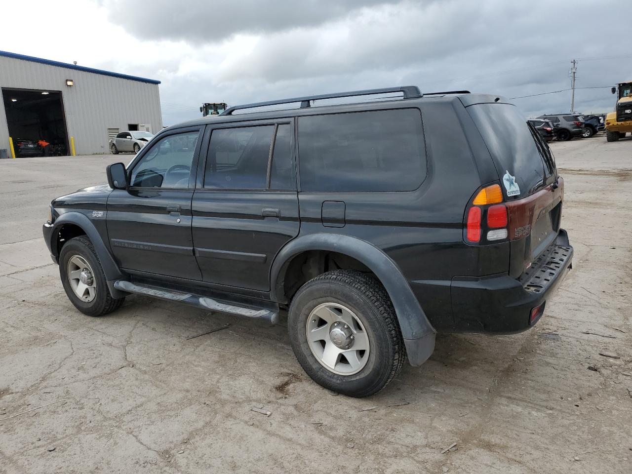 MITSUBISHI MONTERO 2002 JA4LS21H12J033572 Photo 2