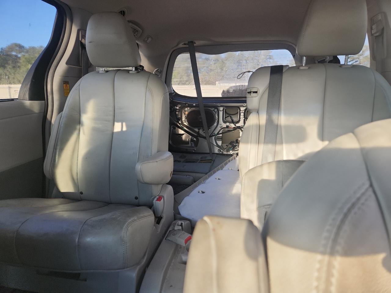 2014 Toyota Sienna Xle VIN: 5TDYK3DC9ES465951 Lot: 82076345