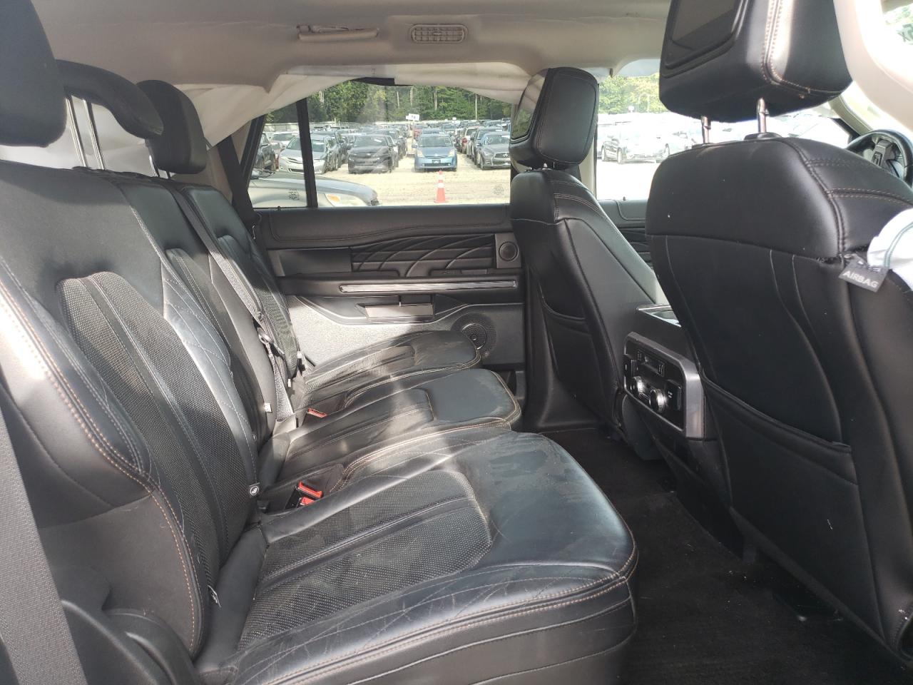 2018 Ford Expedition Platinum VIN: 1FMJU1MT4JEA05818 Lot: 81056055