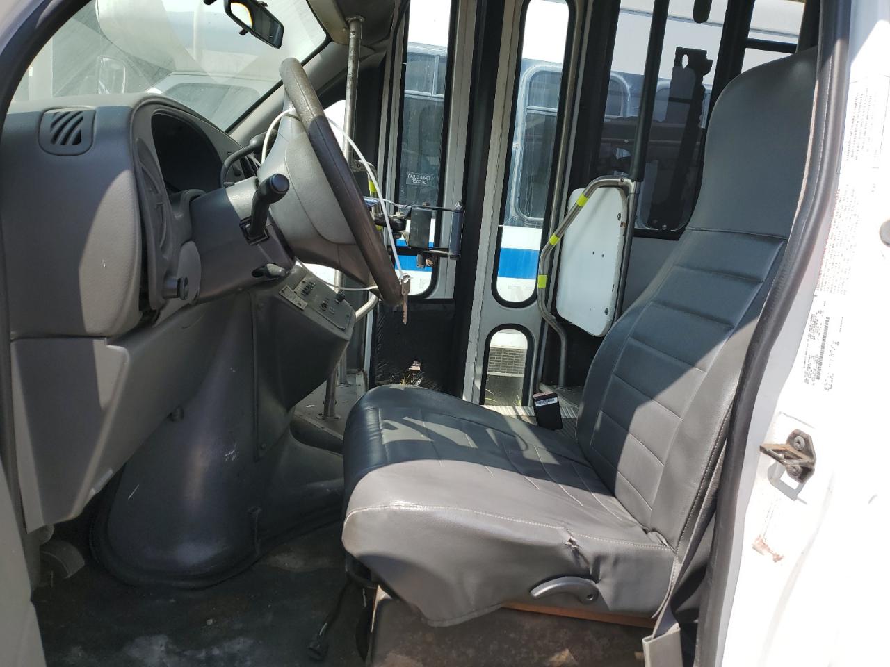 2003 Ford Econoline E450 Super Duty Cutaway Van VIN: 1FDXE45FX3HB39997 Lot: 70437695