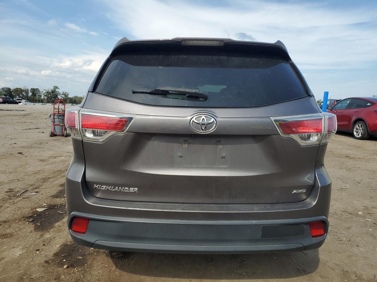 2016 Toyota Highlander Le VIN: 5TDBKRFH4GS298516 Lot: 81642605
