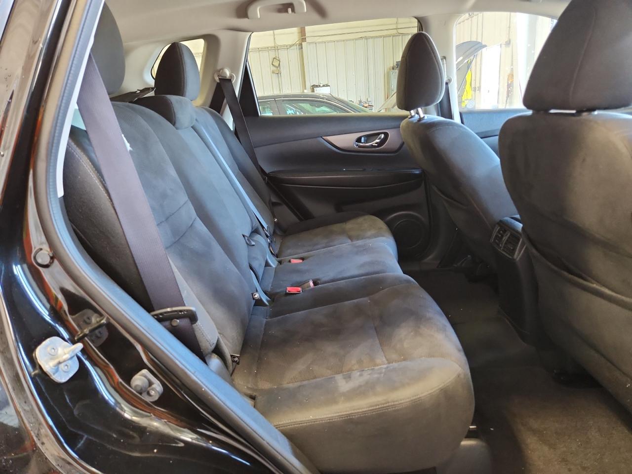 2015 Nissan Rogue S VIN: KNMAT2MV1FP530832 Lot: 84613075