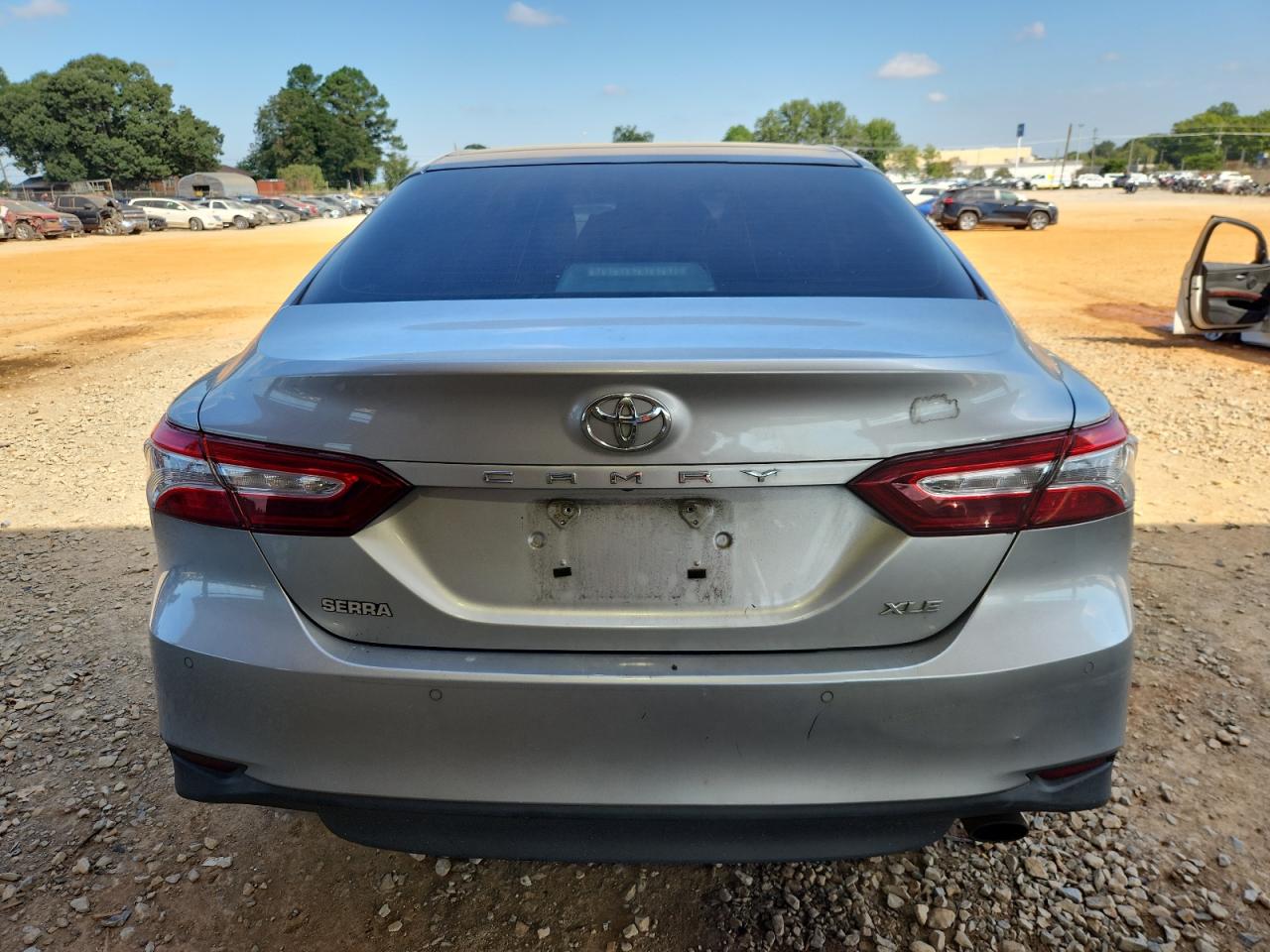 2018 Toyota Camry L VIN: 4T1B11HK3JU121497 Lot: 81129485