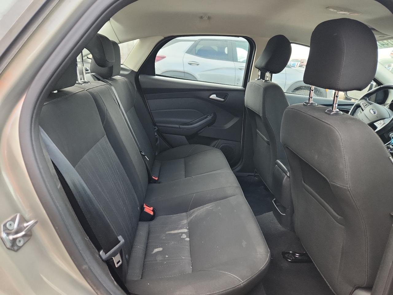 2015 Ford Focus Se VIN: 1FADP3F27FL220563 Lot: 81447345