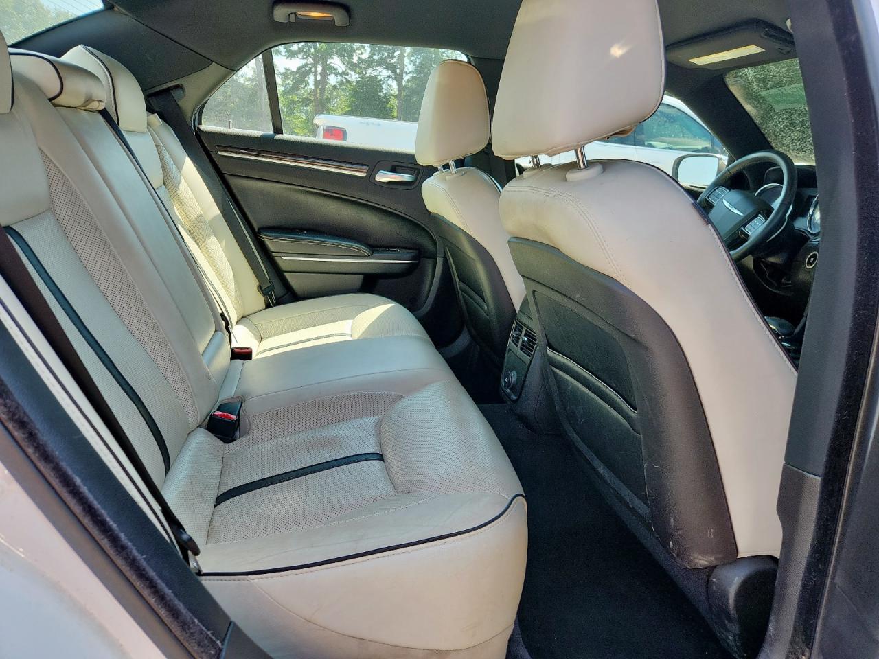 2013 Chrysler 300 VIN: 2C3CCAAG0DH727764 Lot: 72054575