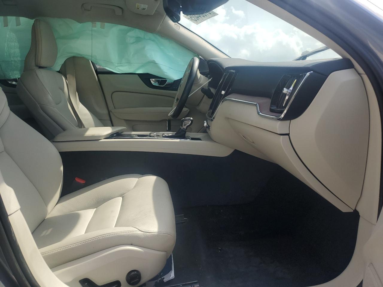 2020 Volvo S60 T5 Momentum VIN: 7JR102FK4LG040684 Lot: 81564405