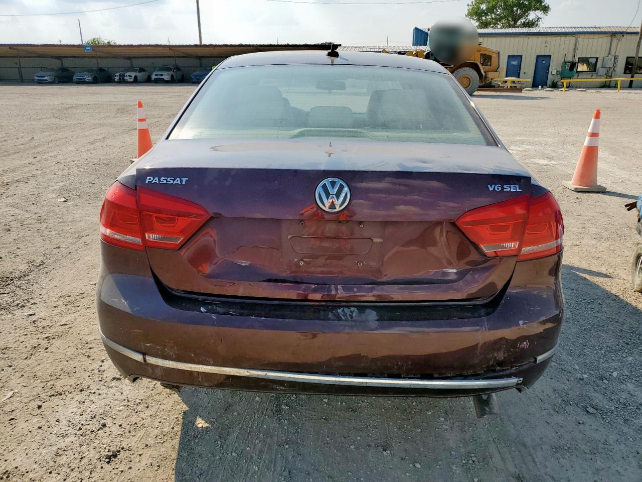 2014 Volkswagen Passat Sel VIN: 1VWCM7A37EC095677 Lot: 80901495