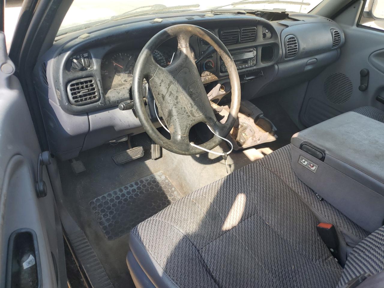 1999 Dodge Ram 1500 VIN: 1B7HC13Y2XJ518472 Lot: 71207465