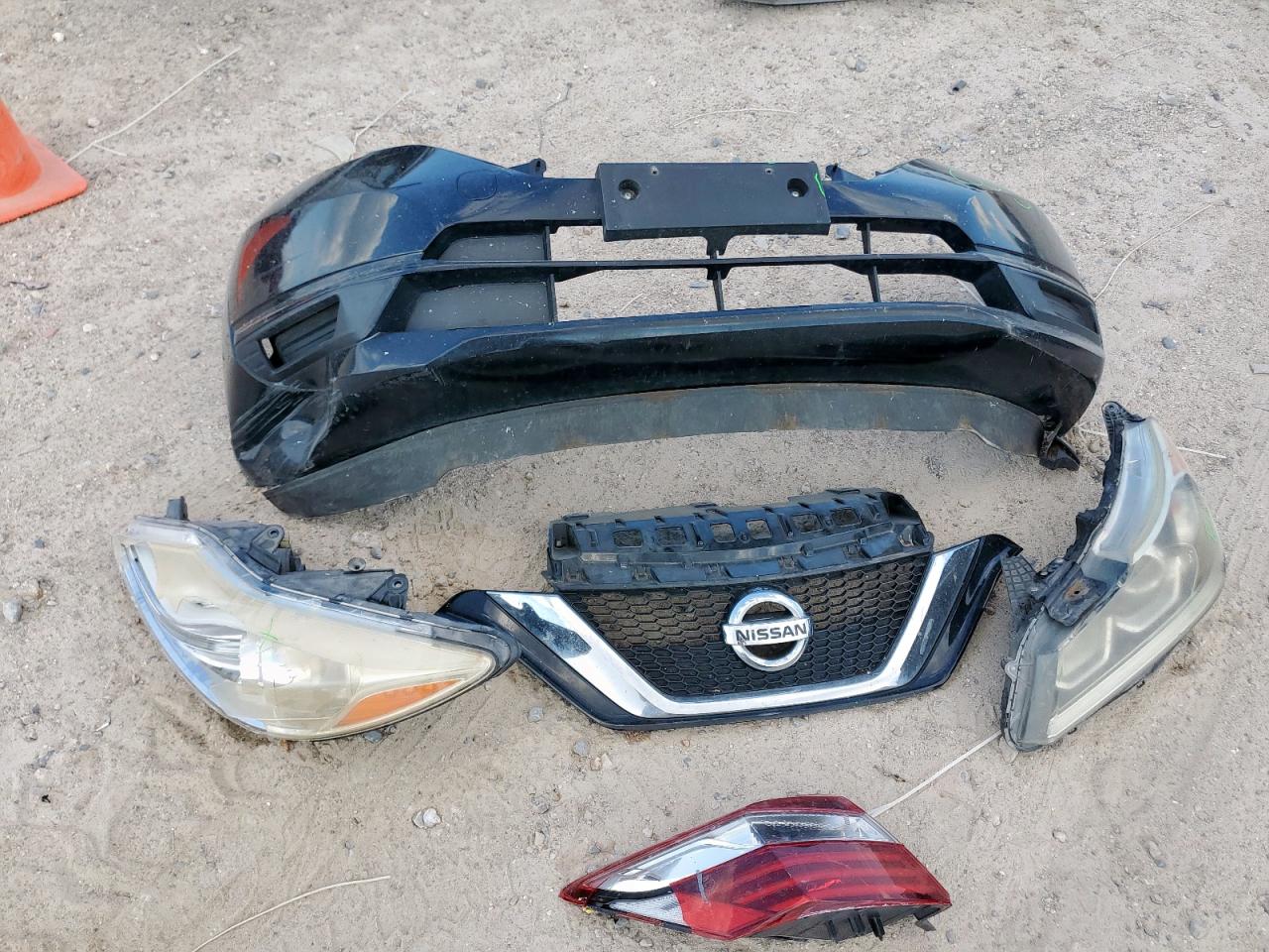 2017 Nissan Versa Note S VIN: 3N1CE2CP0HL374998 Lot: 84746565