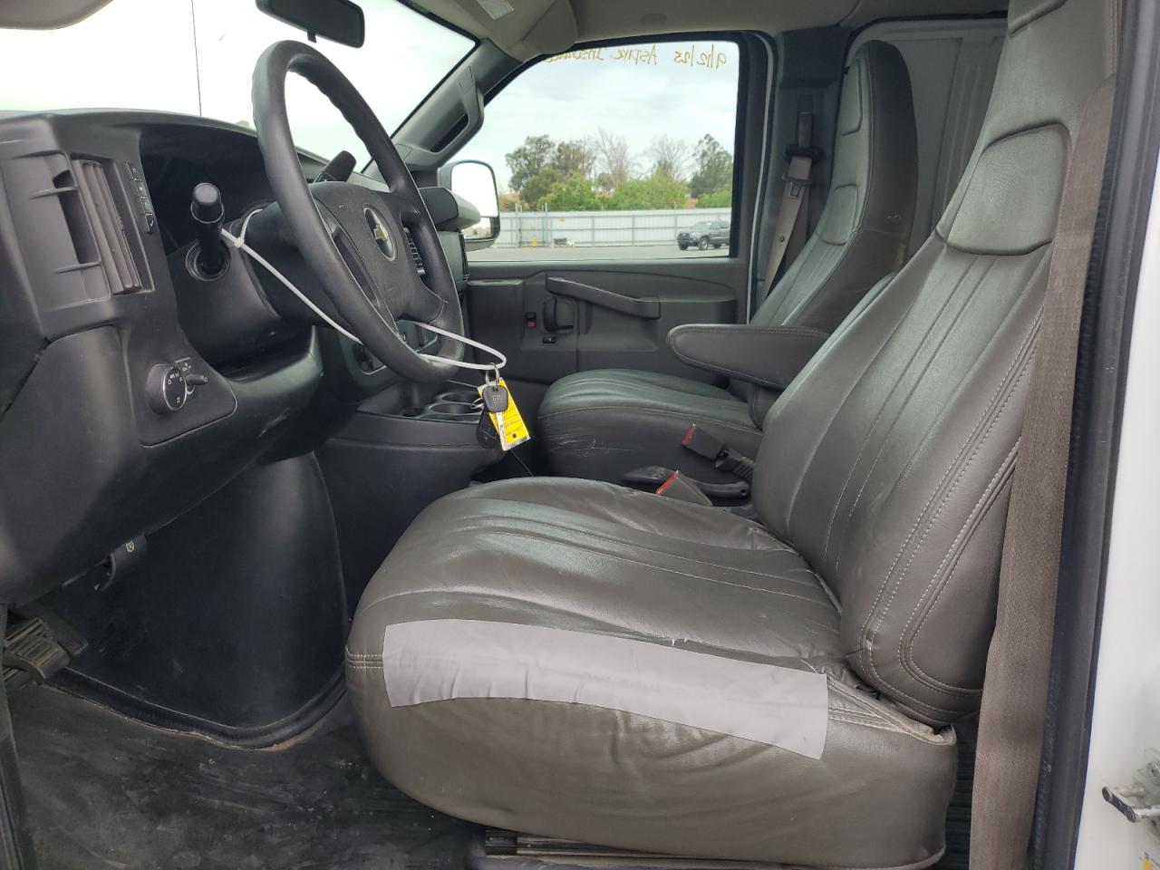 2018 Chevrolet Express G2500 VIN: 1GCWGBFP8J1301942 Lot: 81586115