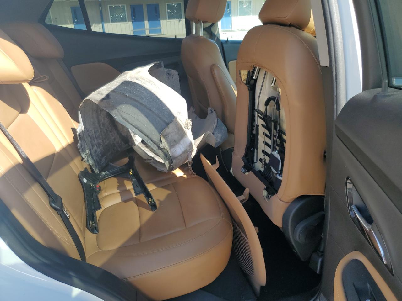 2019 Buick Encore Essence VIN: KL4CJGSM1KB858632 Lot: 84437175