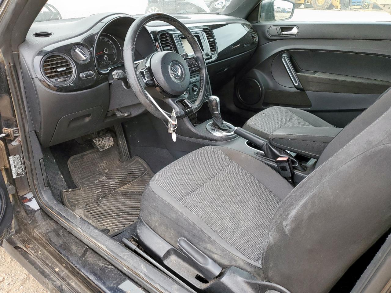 2017 Volkswagen Beetle 1.8T VIN: 3VWF17AT7HM614784 Lot: 84355575