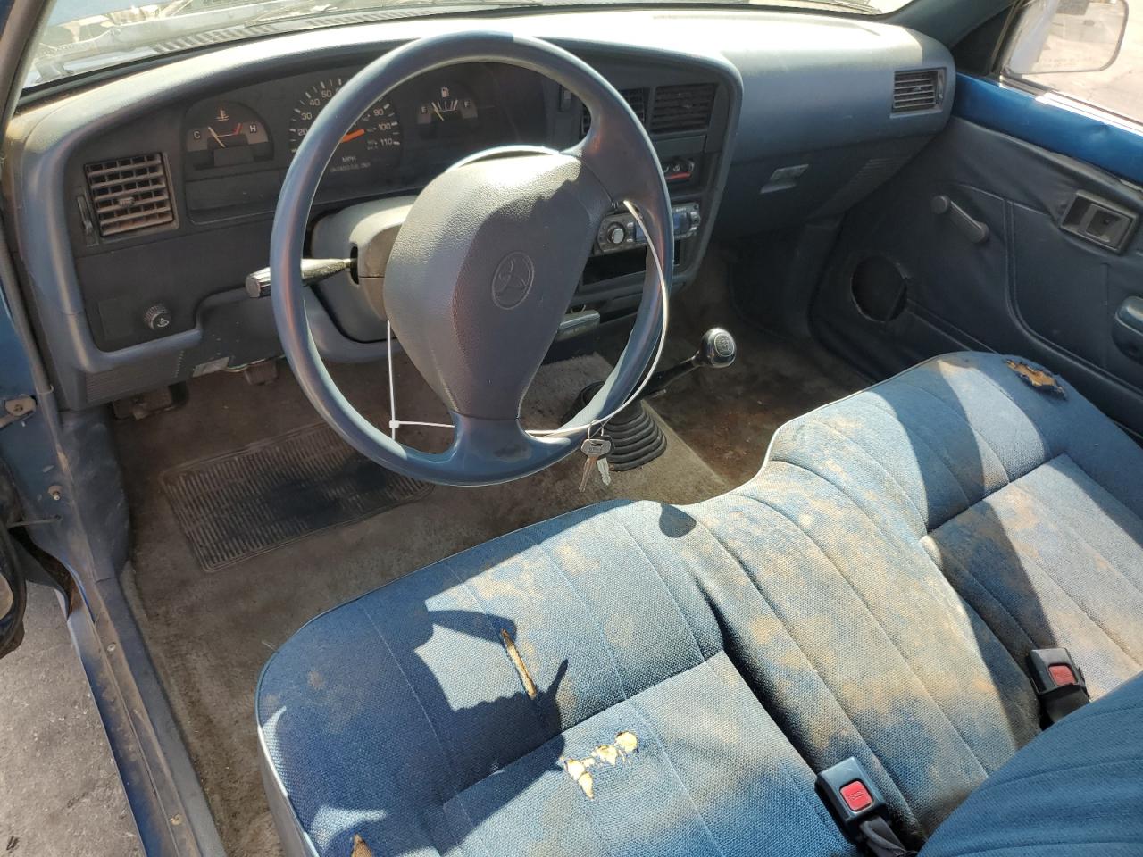 1994 Toyota Pickup 1/2 Ton Short Wheelbase Stb VIN: 4TARN81A8RZ261525 Lot: 81495545