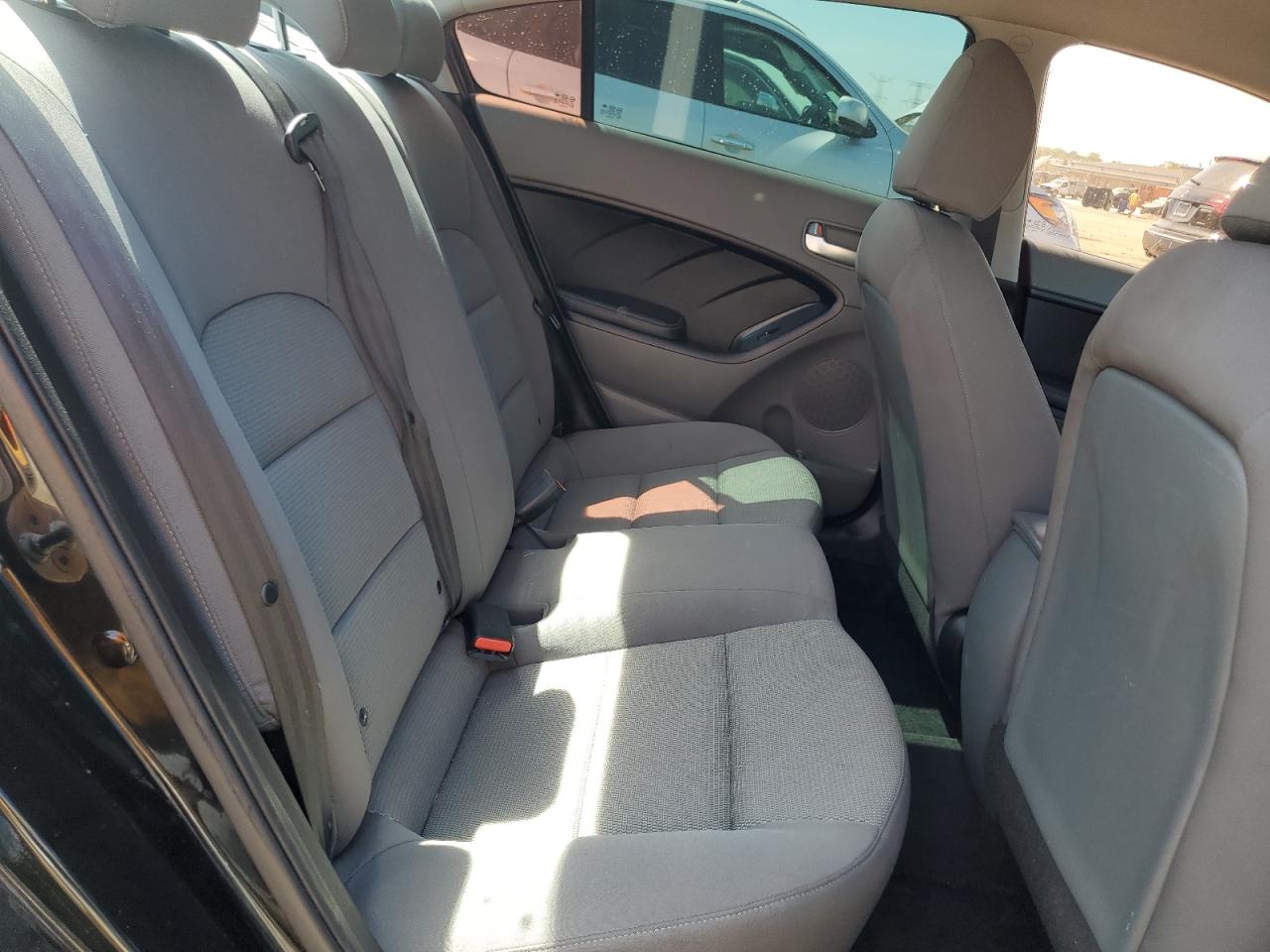 2017 Kia Forte Lx VIN: 3KPFK4A7XHE009590 Lot: 71986215