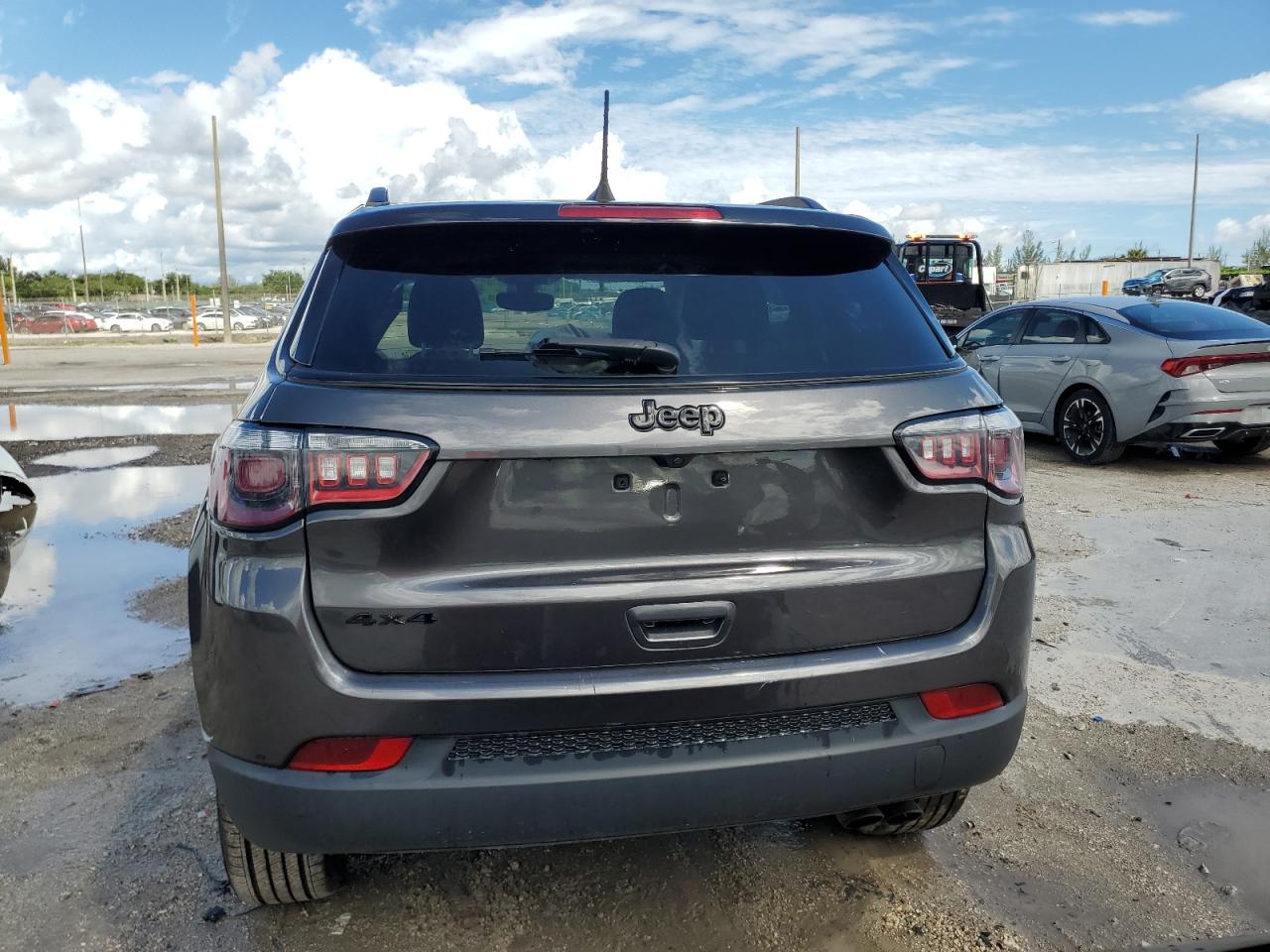 2018 Jeep Compass Latitude VIN: 3C4NJDBB6JT314975 Lot: 81776615