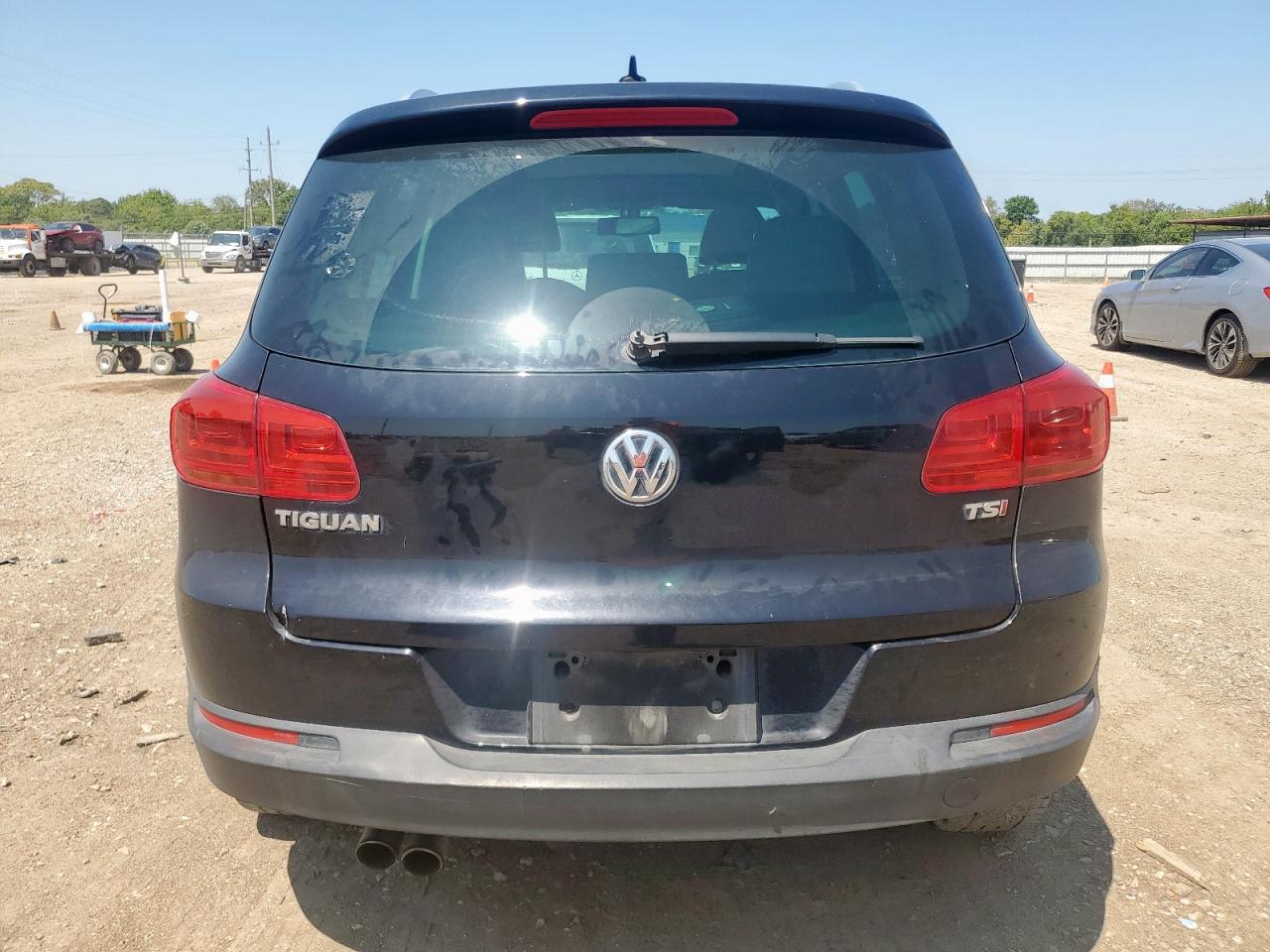 2017 Volkswagen Tiguan Wolfsburg VIN: WVGRV7AX2HW506897 Lot: 80051575