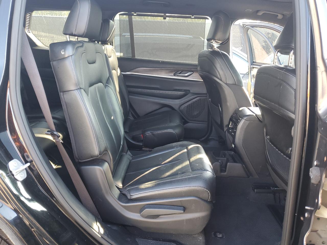 2024 Jeep Grand Cherokee L Limited VIN: 1C4RJKBG9R8542609 Lot: 71413585