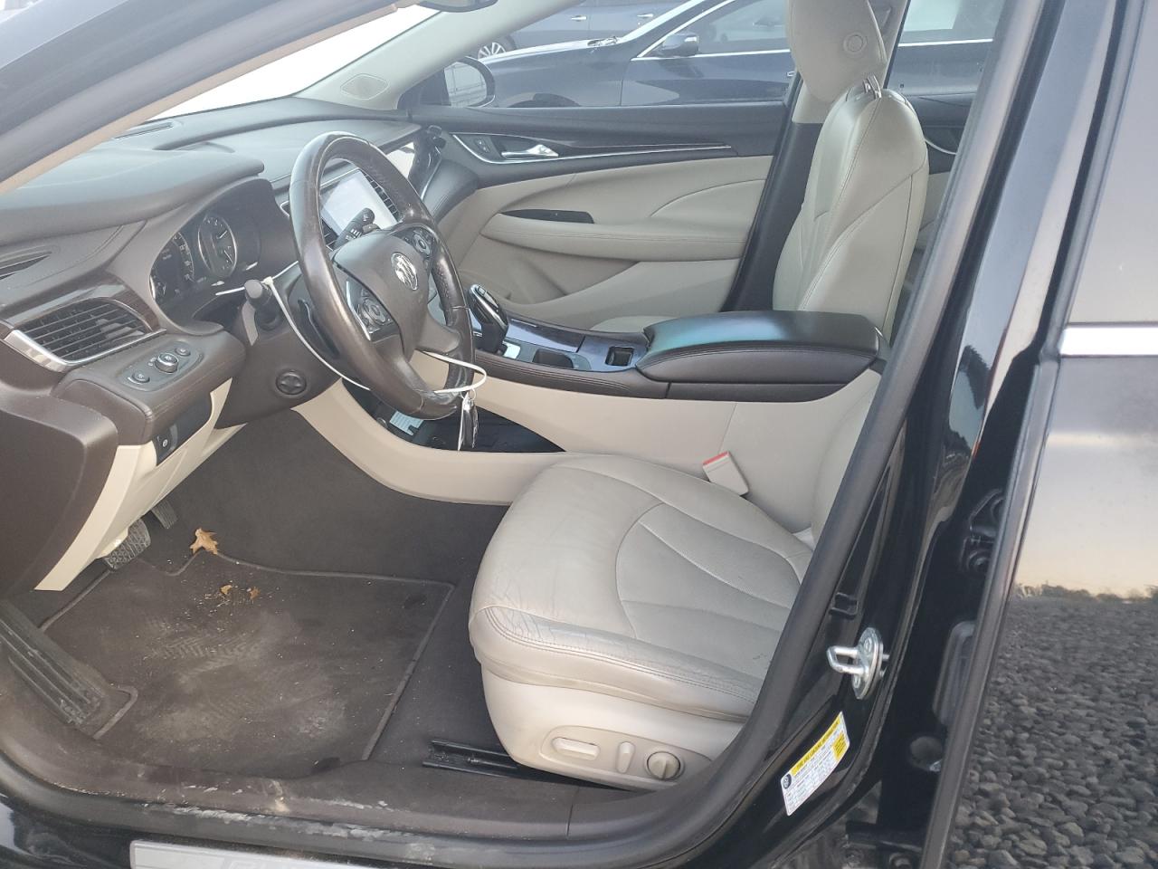 2017 Buick Lacrosse Essence VIN: 1G4ZP5SS1HU141593 Lot: 81057525