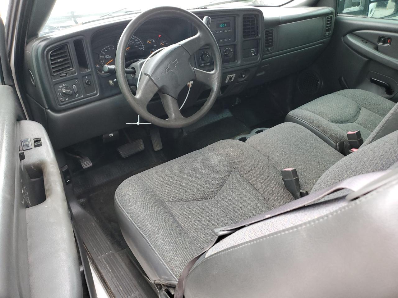 2005 Chevrolet Silverado C2500 Heavy Duty VIN: 1GCHC29U95E116870 Lot: 84033335