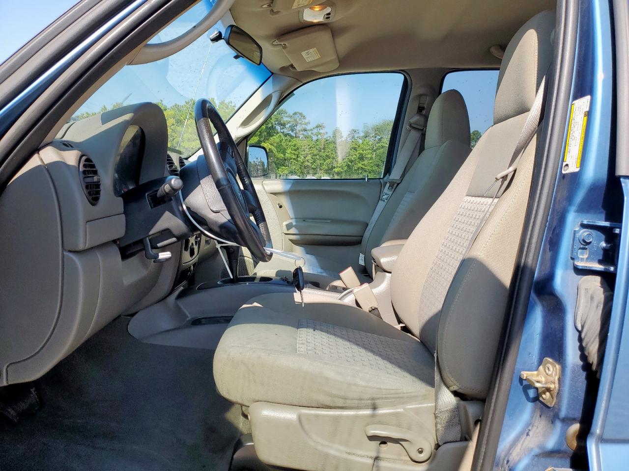 2005 Jeep Liberty Sport VIN: 1J4GK48K75W676899 Lot: 71133105