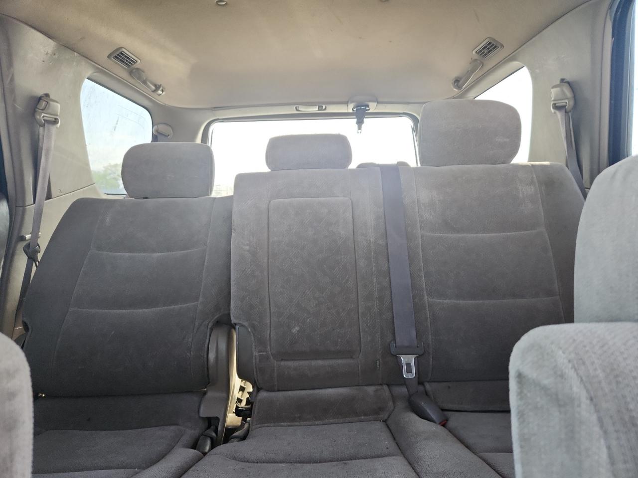 2002 Toyota Sequoia Sr5 VIN: 5TDZT34A02S117189 Lot: 71031035